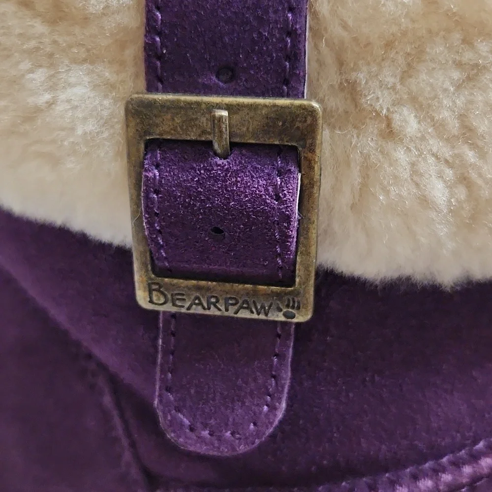 BearPaw Abby 6 Buckle Winterberry Suede Sheepskin Winter Short Boots (W size 8)